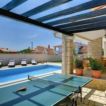 Holiday home Golubovo