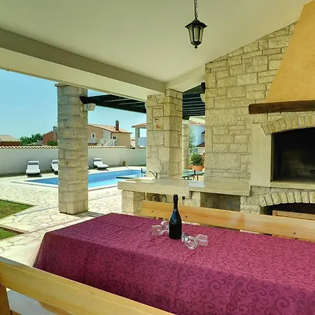 Holiday home Golubovo
