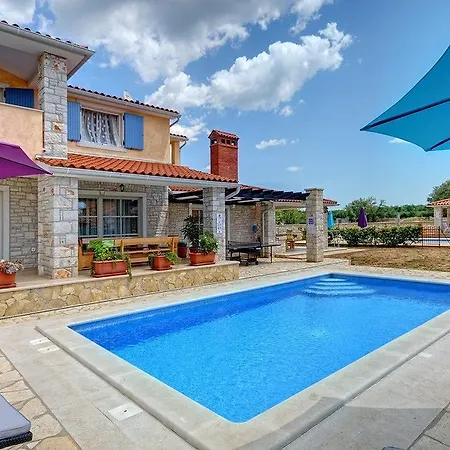 Holiday home Golubovo *